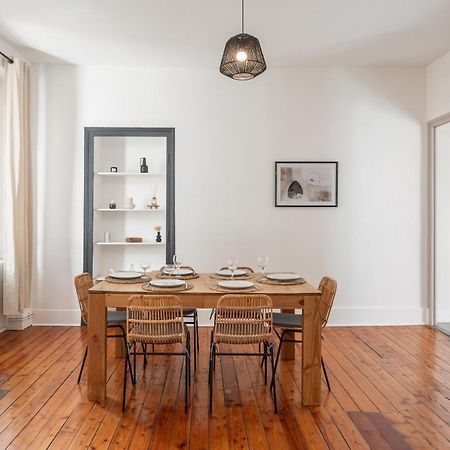 Appartement Spacieux Et Chaleureux Coeur De Ville Chambéry Eksteriør bilde