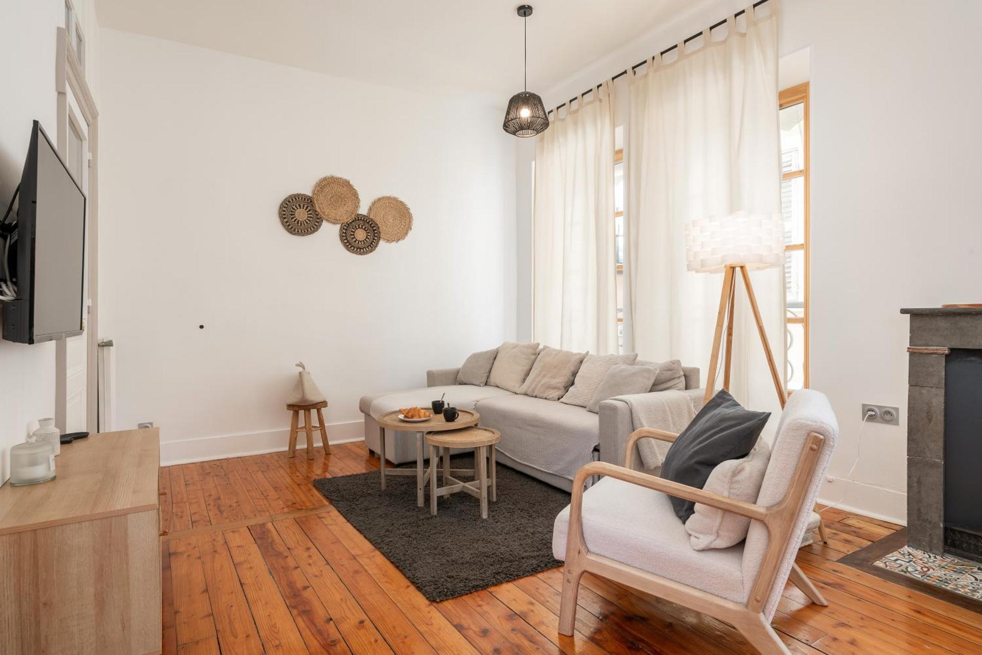 Appartement Spacieux Et Chaleureux Coeur De Ville Chambéry Eksteriør bilde