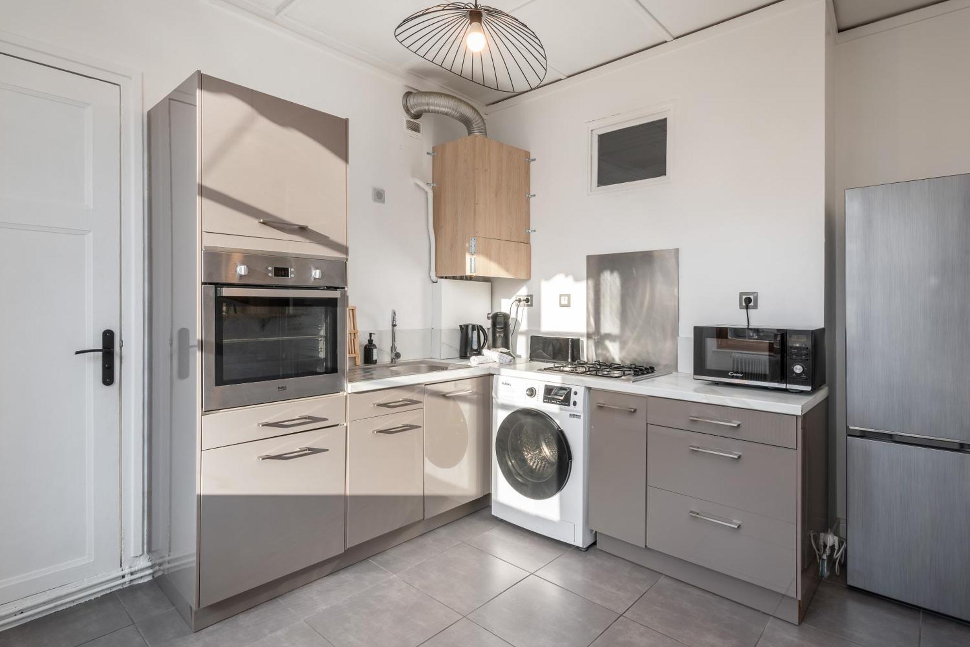 Appartement Spacieux Et Chaleureux Coeur De Ville Chambéry Eksteriør bilde