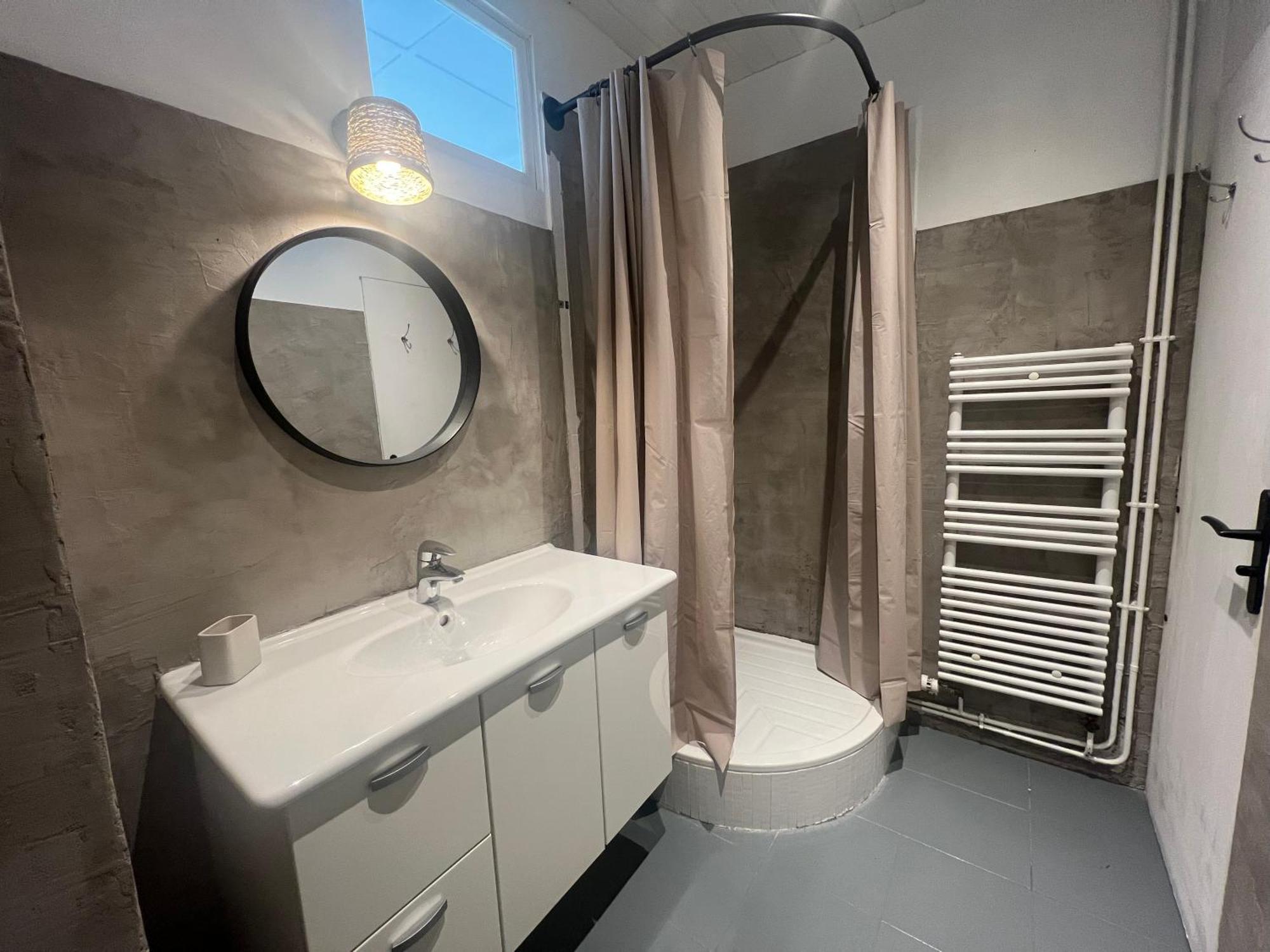 Appartement Spacieux Et Chaleureux Coeur De Ville Chambéry Eksteriør bilde